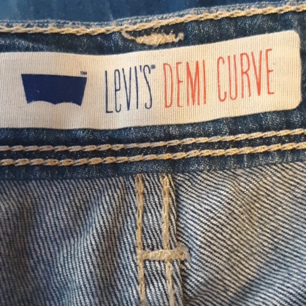 Womens Lowrise Jeans Sz 1 LEVIS Demi Curve Cotton cut Ankles 27 Inseam